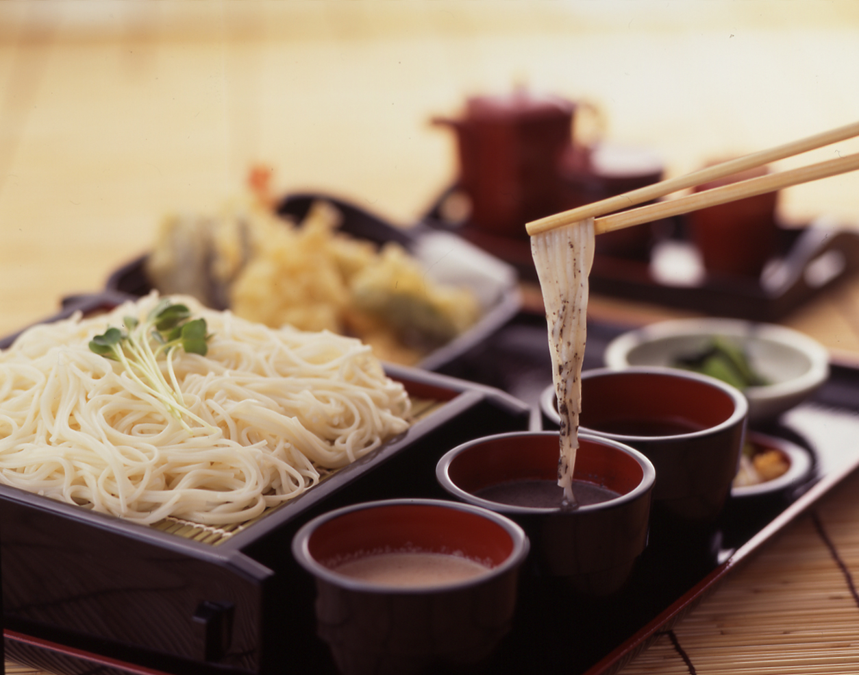 【시로이시 우멘(白石温麺)】 시로이시를 대표하는 명물. 참된 고향의 맛을 느낄 수 있습니다.